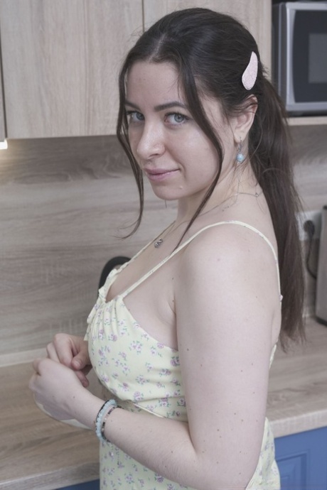 tykk brunette hjemmelaget erotisk eksklusiv foto